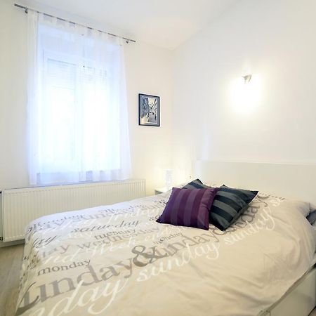Cosy Central Apartment Zagabria Esterno foto